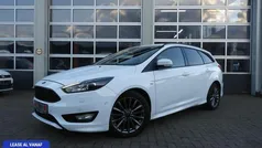 Wit Gebruikt 2017 Ford Focus ST Stationwagen | € 13.950 (Eerlijke prijs)