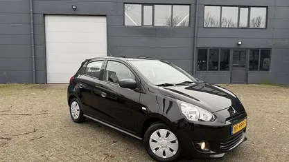 Zwart Gebruikt 2016 Mitsubishi Space Star Intense Hatchback | € 5.850 (Eerlijke prijs)