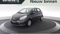 Grijs Gebruikt 2014 Toyota Yaris Hatchback | € 9.950 (Eerlijke prijs)