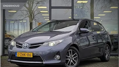 Blauw Gebruikt 2015 Toyota Auris Hatchback | € 12.495 (Eerlijke prijs)