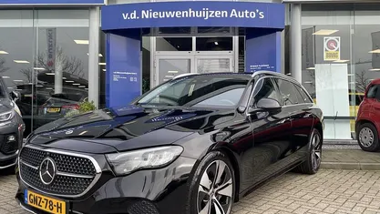 Gebruikt 2023 Mercedes E300 Luxury Stationwagen | € 52.950 (Eerlijke prijs)
