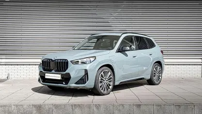Cape york grün metallic (groen metallic) Gebruikt 2023 BMW X1 Comfort Edition SUV | € 51.750 (Eerlijke prijs)