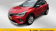 Rood, metallic lak Gebruikt 2022 Renault Captur Intens SUV | € 23.900 (Eerlijke prijs)