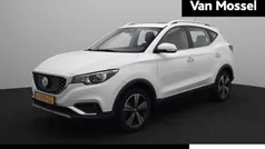 Wit Gebruikt 2020 MG ZS Luxury Sedan | € 15.995 (Eerlijke prijs)