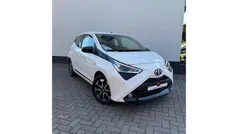 Gebruikt 2018 Toyota Aygo X-clusiv Hatchback | € 10.995 (Eerlijke prijs)