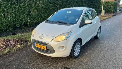 Wit Occasion 2009 Ford Ka Titanium Hatchback | € 2.199 (Eerlijke prijs)