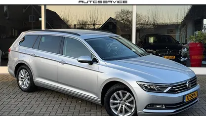 Grijs Occasion 2018 VW Passat Highline Stationwagen | € 14.949 (Eerlijke prijs)