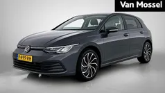 Gebruikt 2022 VW Golf VIII Life Hatchback | € 22.900 (Eerlijke prijs)