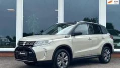 Beige Gebruikt 2025 Suzuki Vitara SUV | € 27.350 (Eerlijke prijs)