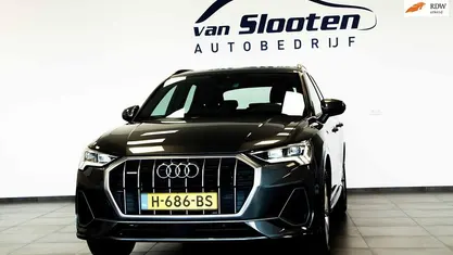 Grijs, metallic lak Gebruikt 2020 Audi Q3 S-Line SUV | € 36.950 (Eerlijke prijs)