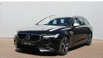 Zwart, metallic lak Gebruikt 2020 Volvo V90 R-Design Stationwagen | € 32.950 (Goede deal)