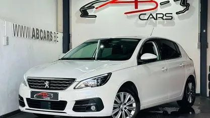 Occasion Peugeot 308 Allure 131 PK (96 kW) 2021 Wit Sedan