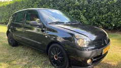 Zwart Gebruikt 2003 Renault Clio II Dynamique Hatchback | € 1.249 (Eerlijke prijs)