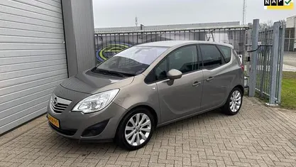 Bruin (metallic) Gebruikt 2014 Opel Meriva Cosmo MPV | € 4.450 (Eerlijke prijs)