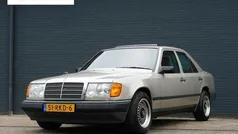 Grijs Gebruikt 1986 Mercedes 200 Sedan | € 5.940