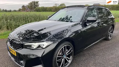 Occasion 2024 BMW 320e M Sport Stationwagen | € 41.950 (Eerlijke prijs)