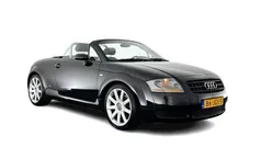 Rabenschwarz perleffekt (zwart metallic) Gebruikt 2002 Audi TT Roadster Sport Cabriolet | € 4.645 (Eerlijke prijs)