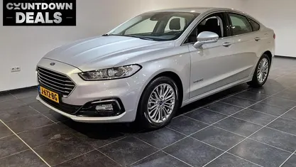 Grijs Gebruikt 2020 Ford Mondeo Titanium Sedan | € 19.695 (Eerlijke prijs)