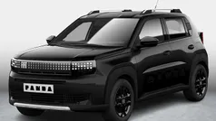 Cinema black Nieuw 2025 Fiat Grande Panda Style Hatchback | € 26.890 (Goede deal)