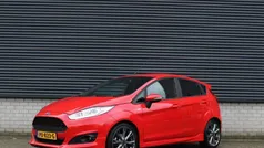 Rood Gebruikt 2017 Ford Fiesta ST-Line Hatchback | € 10.940 (Eerlijke prijs)