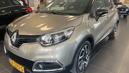 Bruin Gebruikt 2015 Renault Captur Dynamique SUV | € 11.995 (Eerlijke prijs)