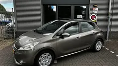 Grijs, metallic lak Gebruikt 2012 Peugeot 208 Active Hatchback | € 4.950 (Eerlijke prijs)