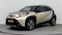 Bruin Gebruikt 2022 Toyota Aygo Envy Hatchback | € 20.445 (Eerlijke prijs)