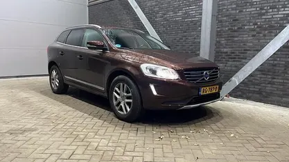 Bruin Gebruikt 2016 Volvo XC60 Summum SUV | € 19.700 (Goede deal)