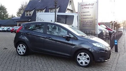 Occasion Ford Fiesta Trend 60 PK (44 kW) 2009 Grijs (metallic) Hatchback