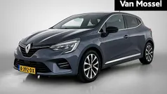 Grijs Gebruikt 2020 Renault Clio V Intens Hatchback | € 16.335 (Eerlijke prijs)