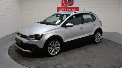 Grijs Gebruikt 2015 VW Polo Cross Hatchback | € 9.950 (Eerlijke prijs)