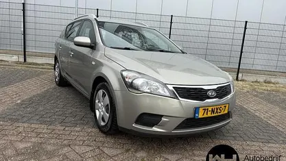 Occasion Kia Ceed 90 PK (66 kW) 2011 Grijs Hatchback