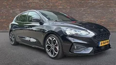 Zwart Gebruikt 2020 Ford Focus ST-Line Hatchback | € 16.950 (Eerlijke prijs)