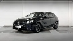 Saphischwarz (donker zwart) Gebruikt 2024 BMW 120 M Sport Hatchback | € 34.900 (Eerlijke prijs)