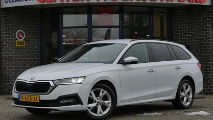 Wit Occasion 2020 Skoda Octavia Business Line Stationwagen | € 16.844 (Eerlijke prijs)