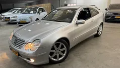 Grijs Gebruikt 2003 Mercedes 180 Sedan | € 3.499 (Goede deal)