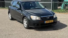 Zwart Gebruikt 2005 Kia Cerato LX Hatchback | € 1.200 (Eerlijke prijs)