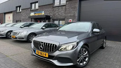 Grijs Occasion 2017 Mercedes C200 Premium Plus Sedan | € 20.950 (Goede deal)
