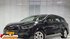 Zwart Gebruikt 2023 Kia Ceed Hatchback | € 23.799 (Eerlijke prijs)