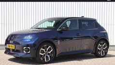 Blauw metallic Gebruikt 2024 Renault R5 Iconic Hatchback | € 34.950 (Eerlijke prijs)