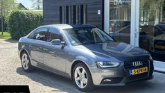 Grijs, metallic lak Gebruikt 2013 Audi A4 Business Sedan | € 9.945 (Eerlijke prijs)