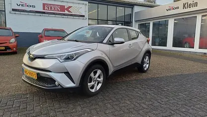 Gebruikt 2017 Toyota C-HR SUV | € 16.245 (Eerlijke prijs)