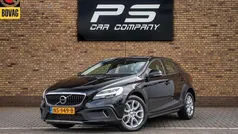 Zwart Gebruikt 2017 Volvo V40 CC Momentum Stationwagen | € 17.950 (Eerlijke prijs)