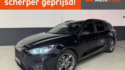 Zwart (metallic) Occasion 2020 Ford Focus ST-Line Stationwagen | € 17.993 (Eerlijke prijs)