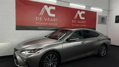 Grijs Gebruikt 2019 Lexus ES300H Sedan | € 29.499 (Eerlijke prijs)