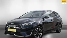 Grijs Gebruikt 2022 Kia Ceed Vision Hatchback | € 22.300 (Eerlijke prijs)