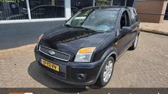 Zwart Gebruikt 2007 Ford Fusion Futura MPV | € 1.340 (Eerlijke prijs)