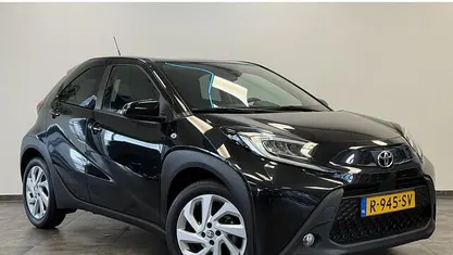 Zwart Occasion 2022 Toyota Aygo X SUV | € 15.850 (Goede deal)