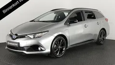 , metallic lak Gebruikt 2017 Toyota Auris Touring Sports Stationwagen | € 18.400 (Eerlijke prijs)