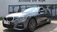 Grijs Gebruikt 2022 BMW 330e Comfort Edition Stationwagen | € 34.950 (Super prijs)